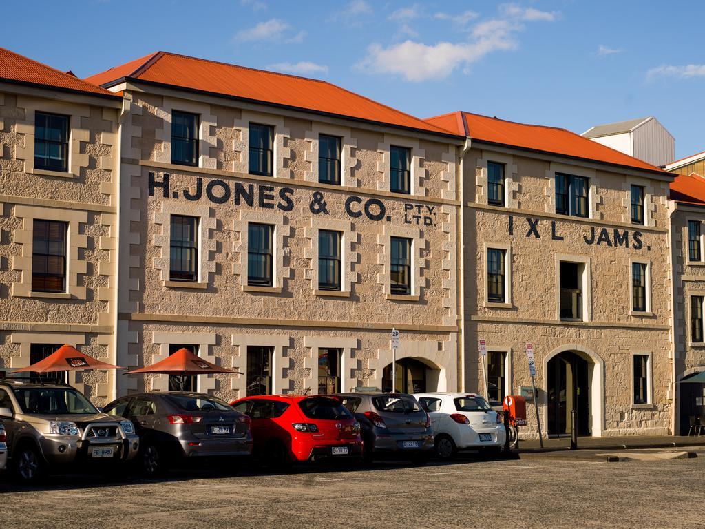 The Henry Jones Art Hotel Хоубарт Екстериор снимка The Jones and Co. building in the Old Busselton Town Hall Complex