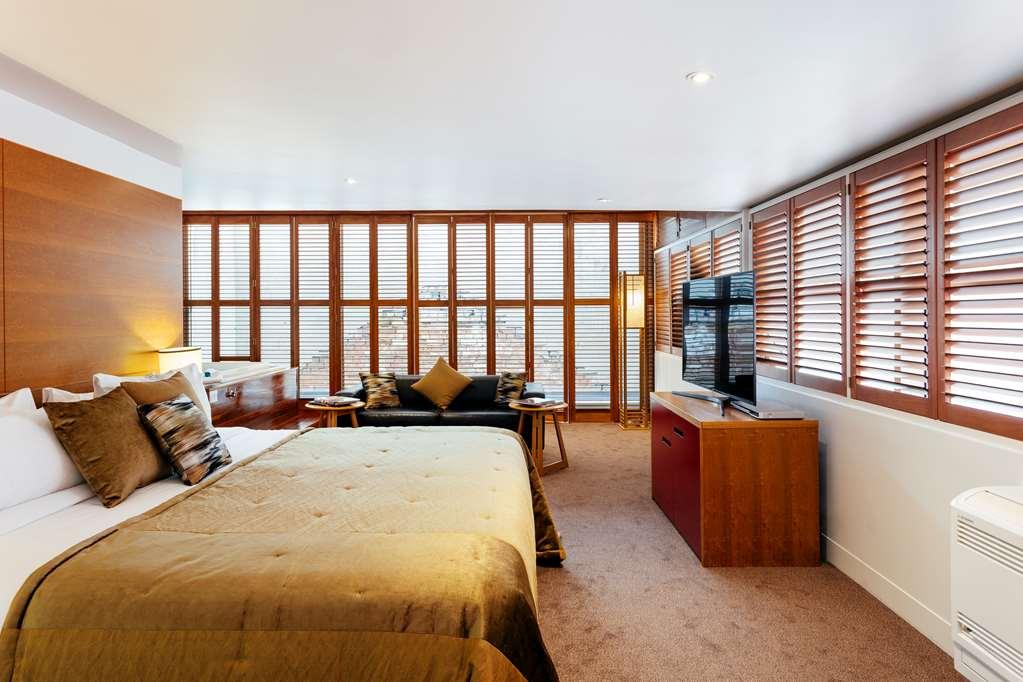 The Henry Jones Art Hotel Хоубарт Стая снимка A bedroom at the hotel