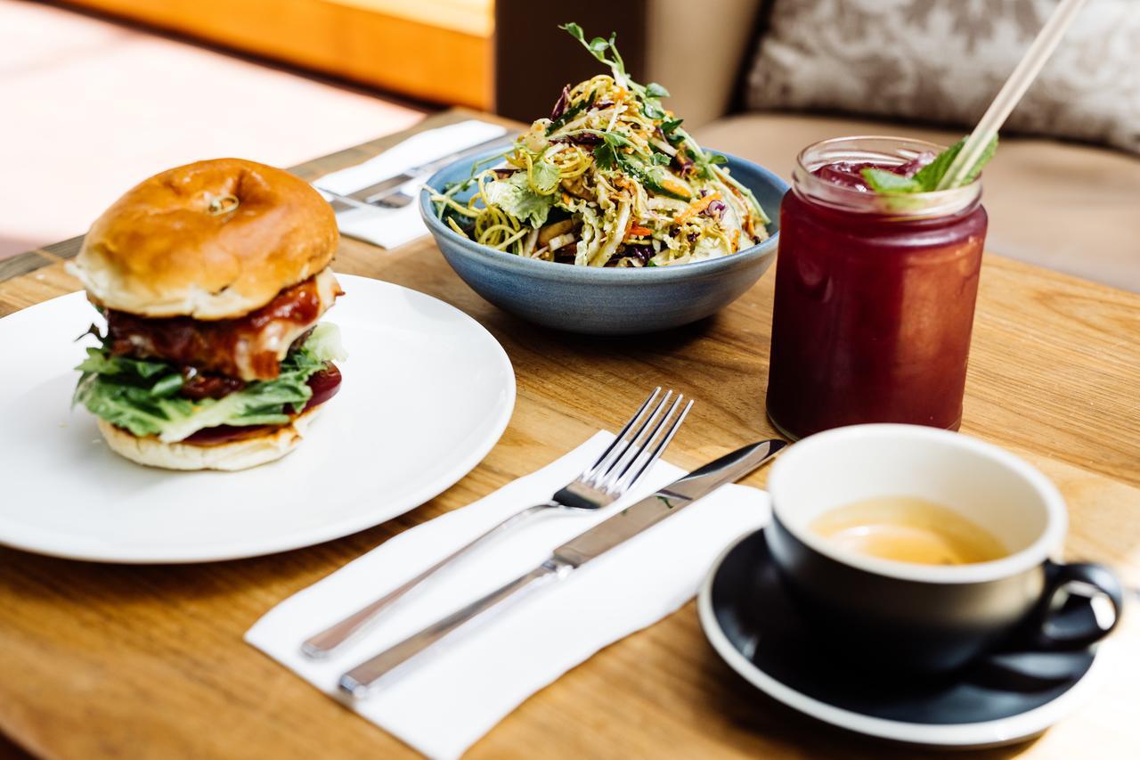 The Henry Jones Art Hotel Хоубарт Екстериор снимка A meal at the restaurant