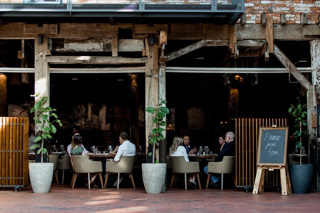 The Henry Jones Art Hotel Хоубарт Екстериор снимка The exterior of the restaurant in 2019