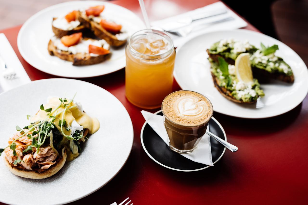 The Henry Jones Art Hotel Хоубарт Екстериор снимка A selection of dishes at the restaurant